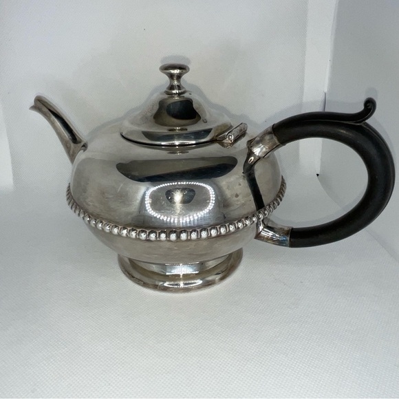 Vintage Mid Century Victoria Plate Silverplate Teapot - Picture 3 of 5